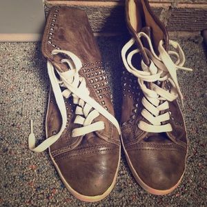 Frye high top tennis shoes sz 8.5